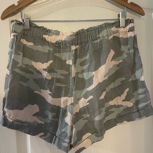 Aerie Camouflage Women's Shorts - Green and Pink